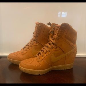 Nike Sky hi sneaker boots